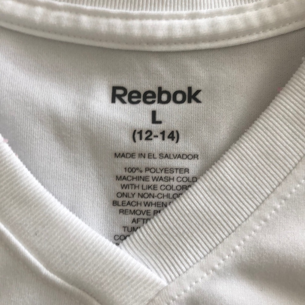 S/S Reebok v-neck tee - Picture 2 of 3